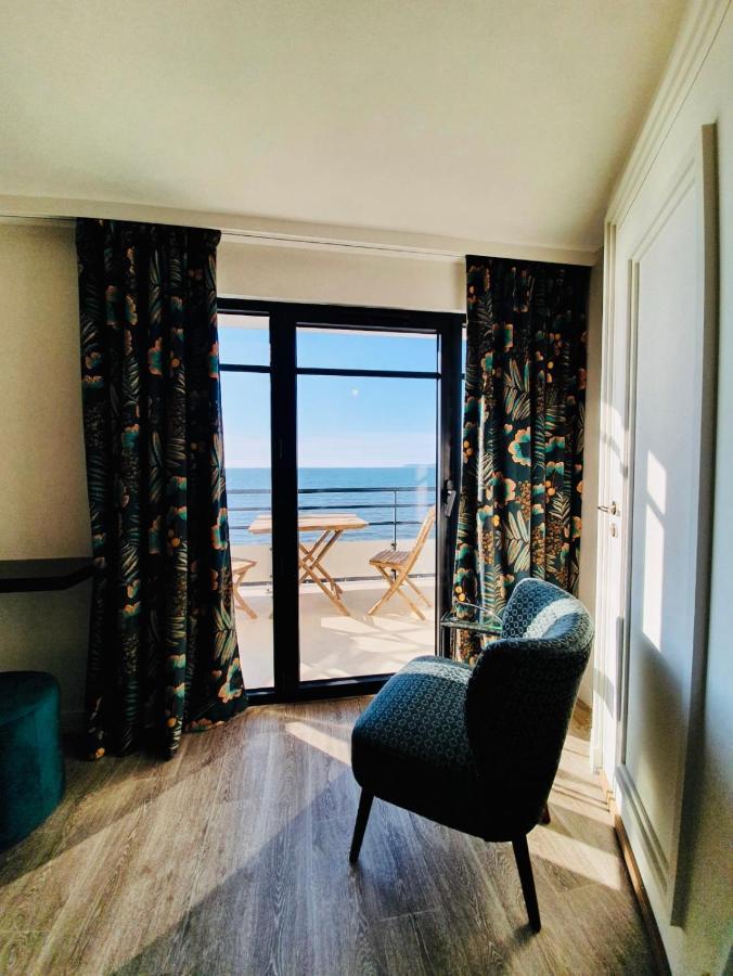 Le Paquebot Hotell Villerville Eksteriør bilde