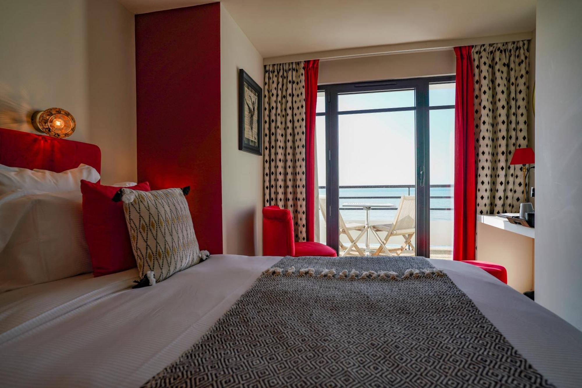 Le Paquebot Hotell Villerville Eksteriør bilde